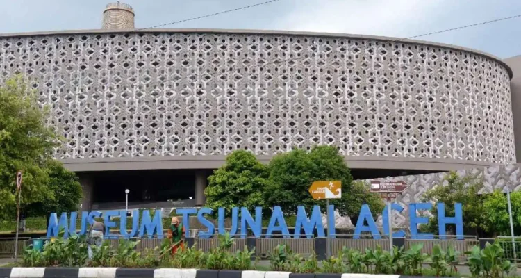 Petualangan Seru di Museum Tsunami Aceh