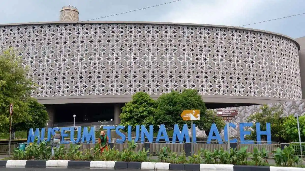 Petualangan Seru di Museum Tsunami Aceh