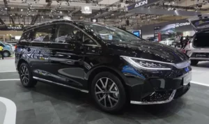 Mobil Listrik Keluarga: BYD M6 Hadir sebagai MPV Listrik 7-Seater